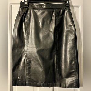 Vintage 90’s Women’s Leather Skirt